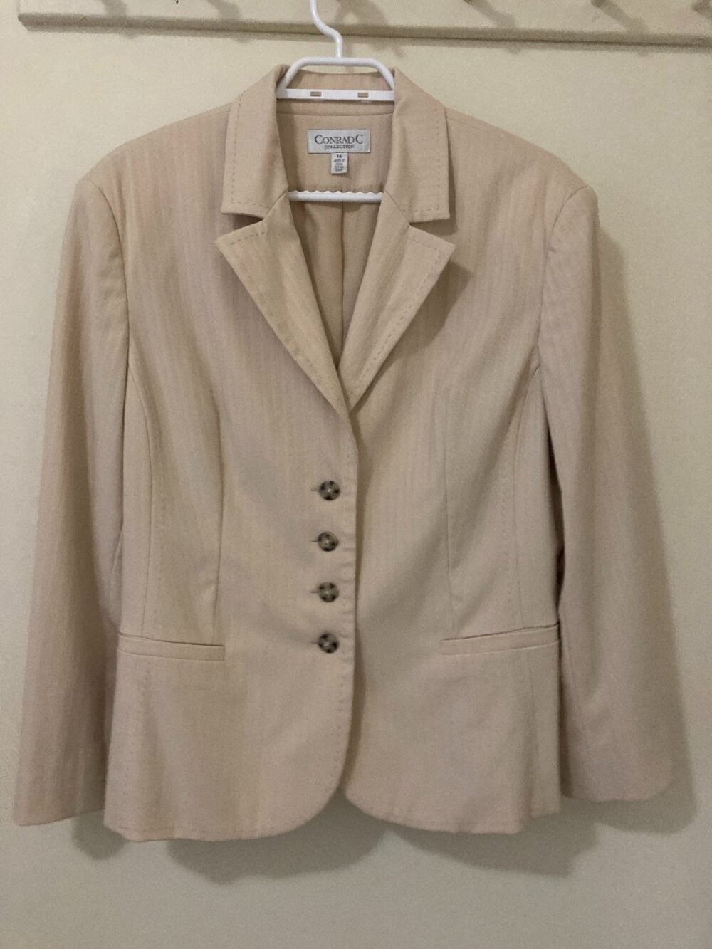 Conrad C. Size 16, Cream Tailored Blazer